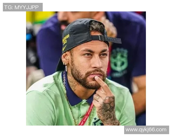 足球巨星携超模妻子共赴奢华生活 他们的爱情故事与奢华背后细节揭秘