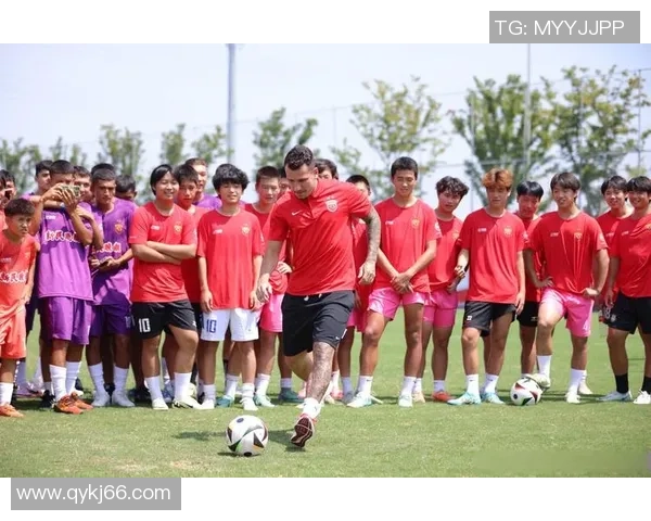 足球球星出轨风波再起 揭秘背后的隐秘真相与家庭危机